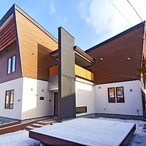 ゲストハウス White House Onsen 白老町