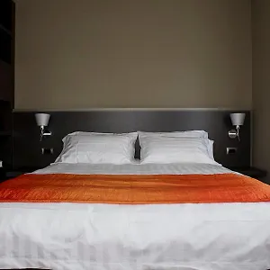 https://zara-rooms-suites.it-lombardy.com